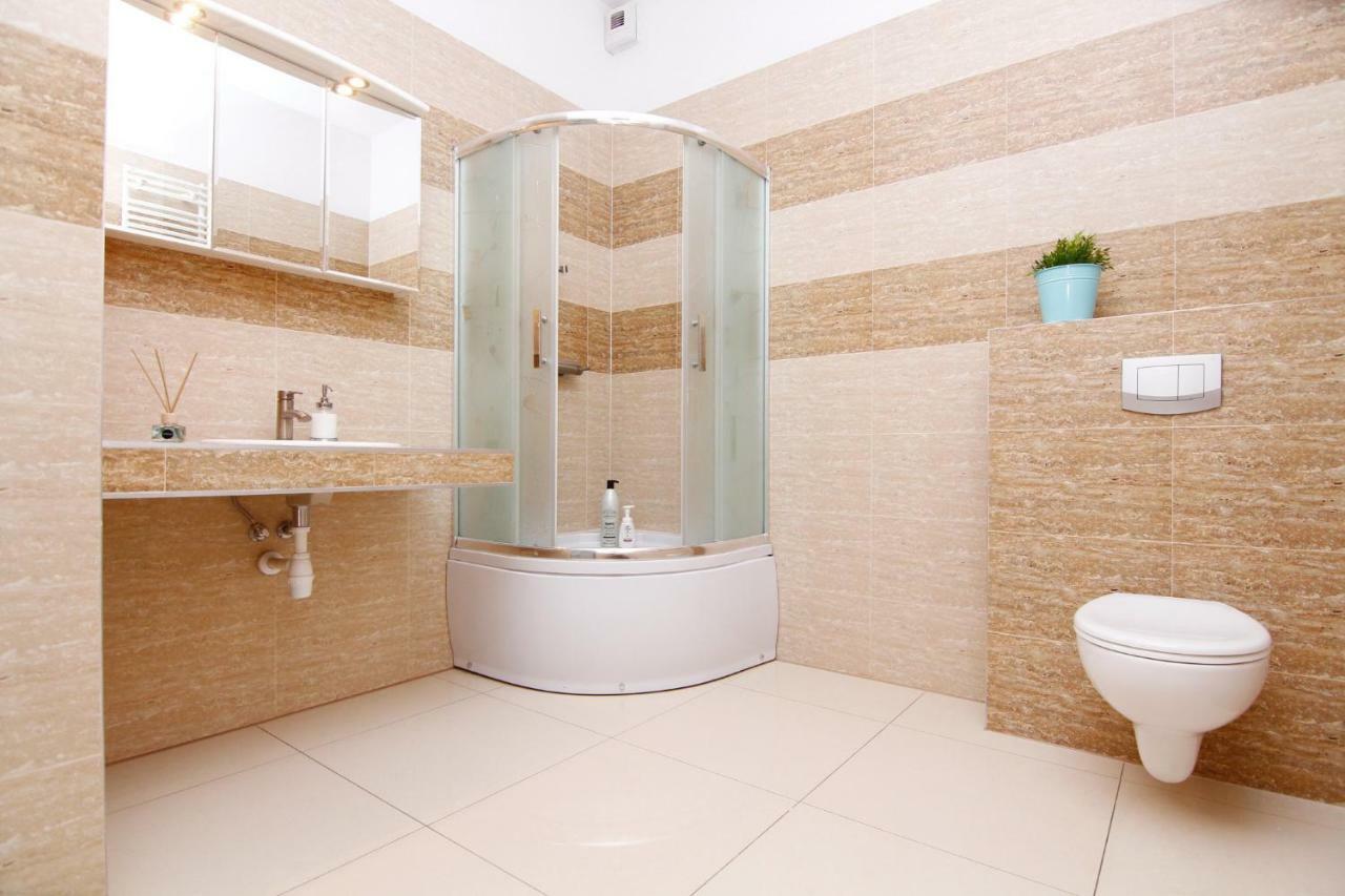 Blue River - Walonska 7 - Apartment With Garden Breslavia Esterno foto